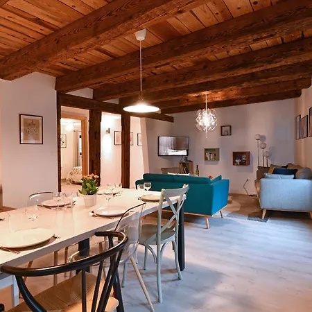 Grand Dans Maison Alsacienne Historique * Gueberschwihr